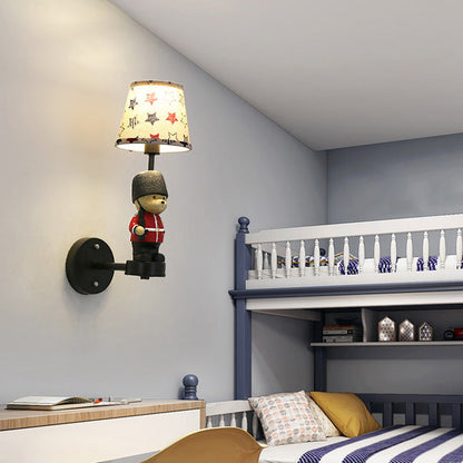 Empire Shade Vägglampa - Kinderstijl Tyglampa i Svart med Trooper Deco