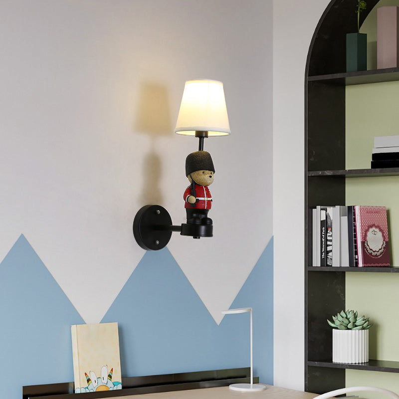 Empire Shade Vägglampa - Kinderstijl Tyglampa i Svart med Trooper Deco