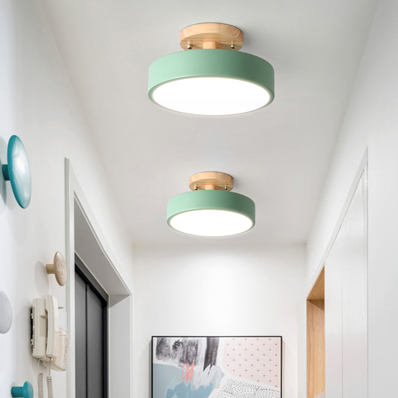 LED Taklampa Enkel Trä Semi Flush Mount Belysning med Rund Akrylskugga