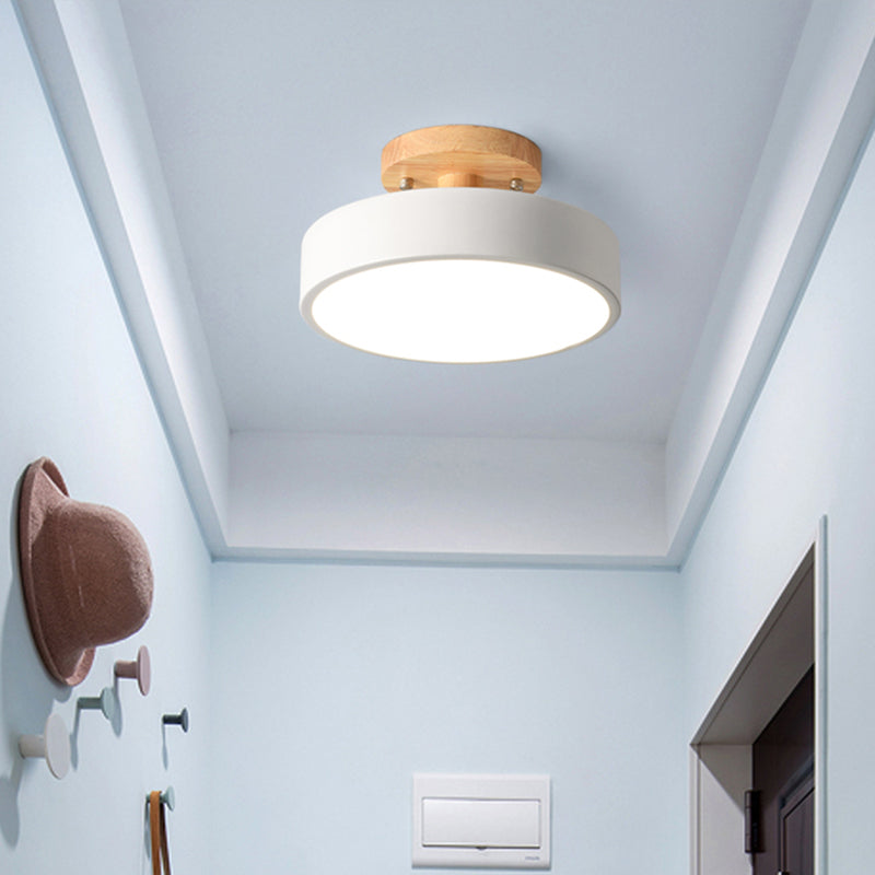 LED Taklampa Enkel Trä Semi Flush Mount Belysning med Rund Akrylskugga