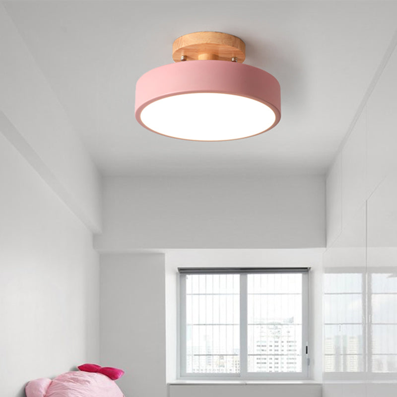 LED Taklampa Enkel Trä Semi Flush Mount Belysning med Rund Akrylskugga