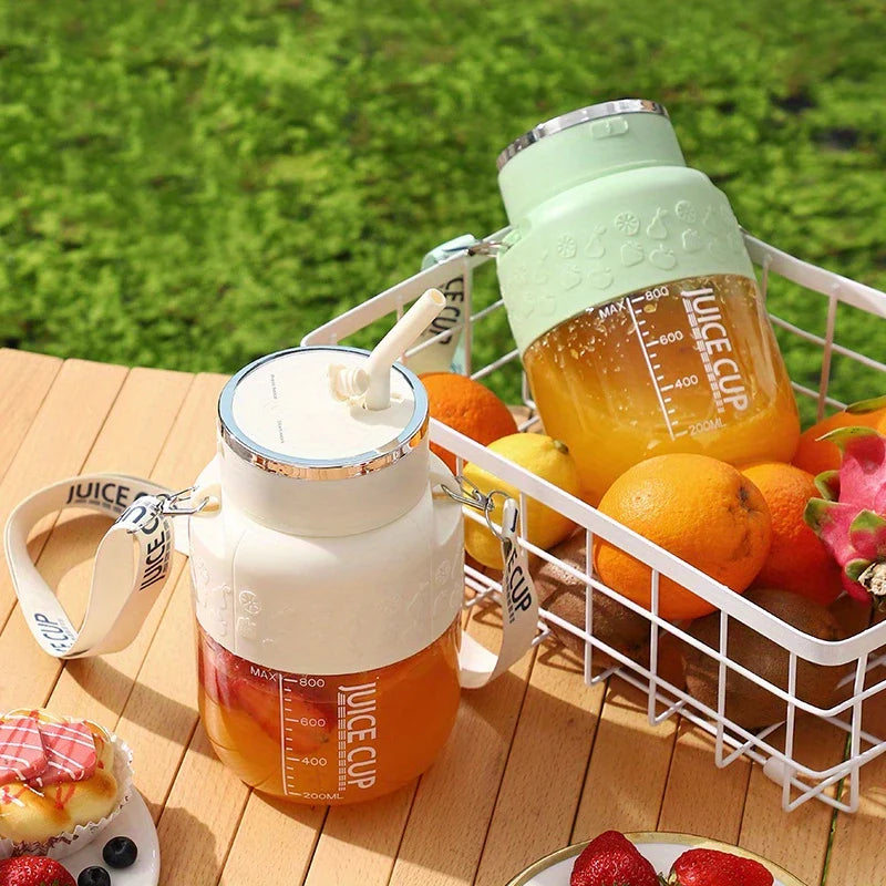 2in1 Flaska Mixer med Drickstrå 800ml - Perfekt för På Språng!