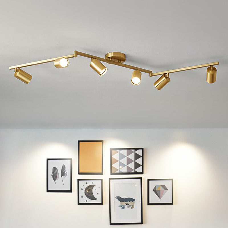 Minimalistisk LED Taklampa med Guld Tubulär Skena och Metalls.k.s.