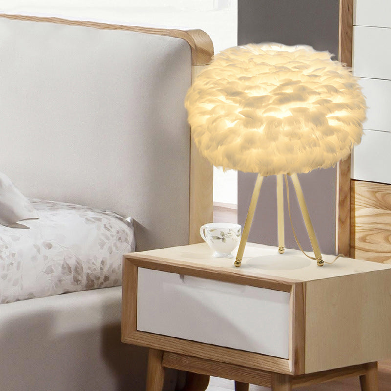 Elegant Veerlampa - Modern Bordslampa i Vitt