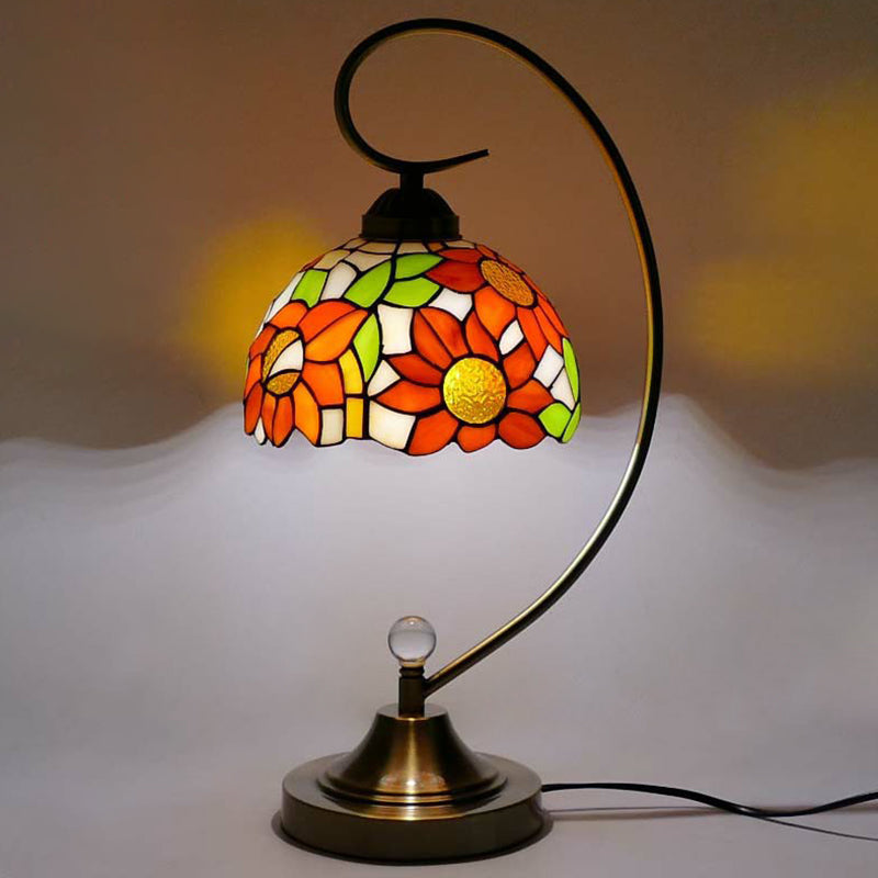 Tiffany Gooseneck Bordslampa - Metall Nattduksbordslampa med Handbearbetad Glaskupa
