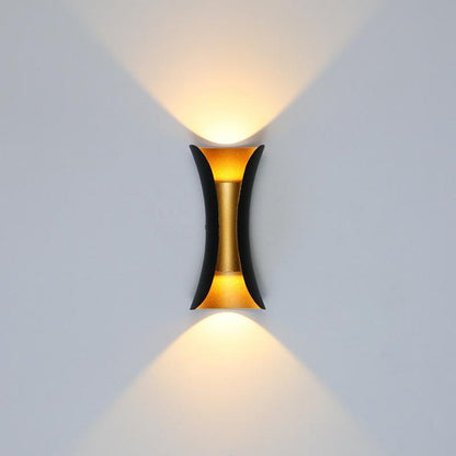 Vattentät LED Vägglampa | 7.9–11.8 x 3.9–4.7 tum | Aluminium &amp; Glas | IP65 Klassad Modern Utomhusbelysning | Brick by Brick