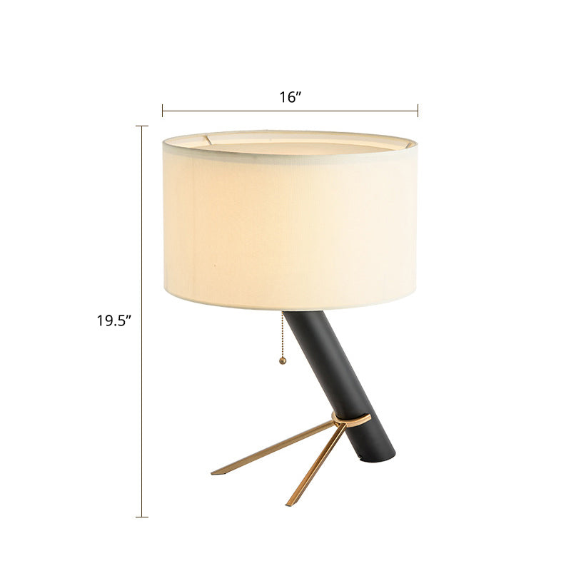 Minimalistisk Bordslampa med Stativ - Svart Metallampa med Rund Textilskärm