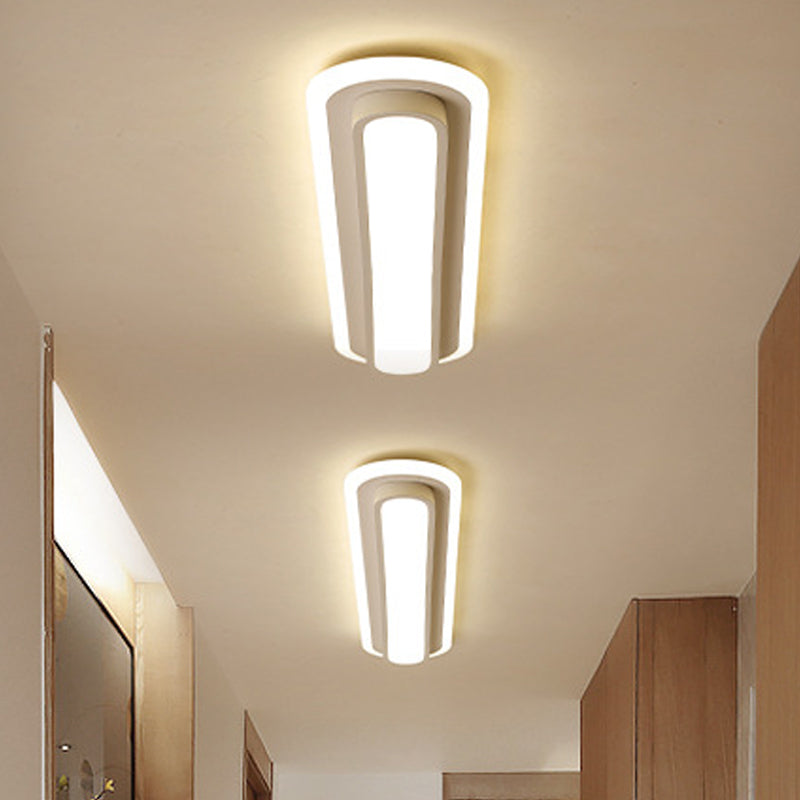 Oval LED Taklampa Svart/Vit med Akryldiffusor