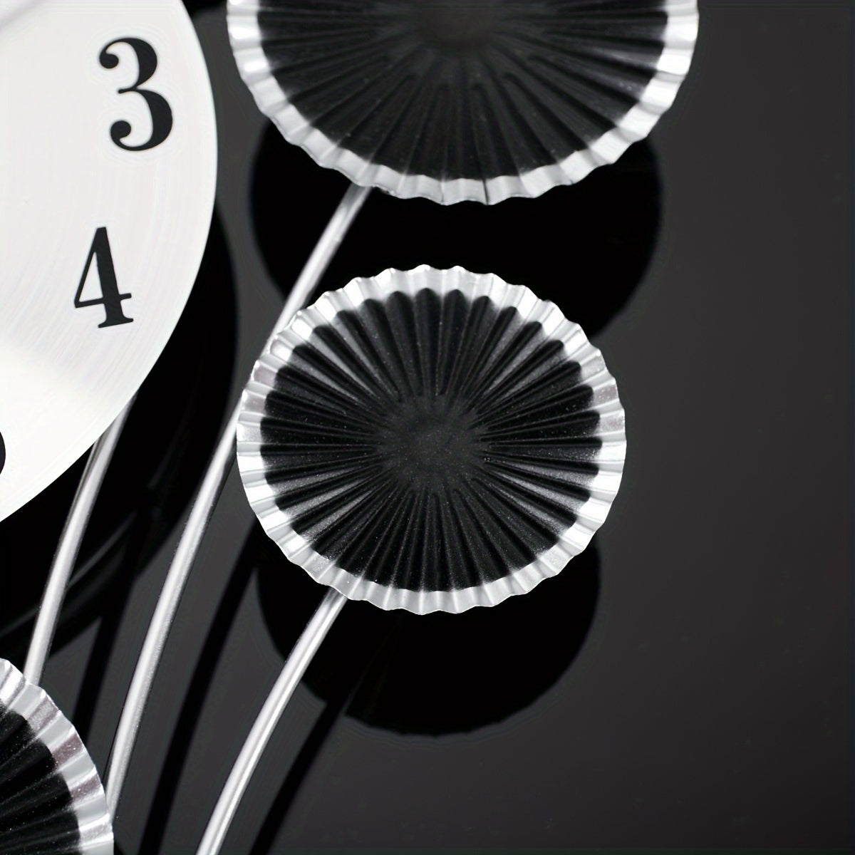 Modern Metallisk Tyst Väggklocka - Ballongformad, Dekorativ för Vardagsrum och Sovrum