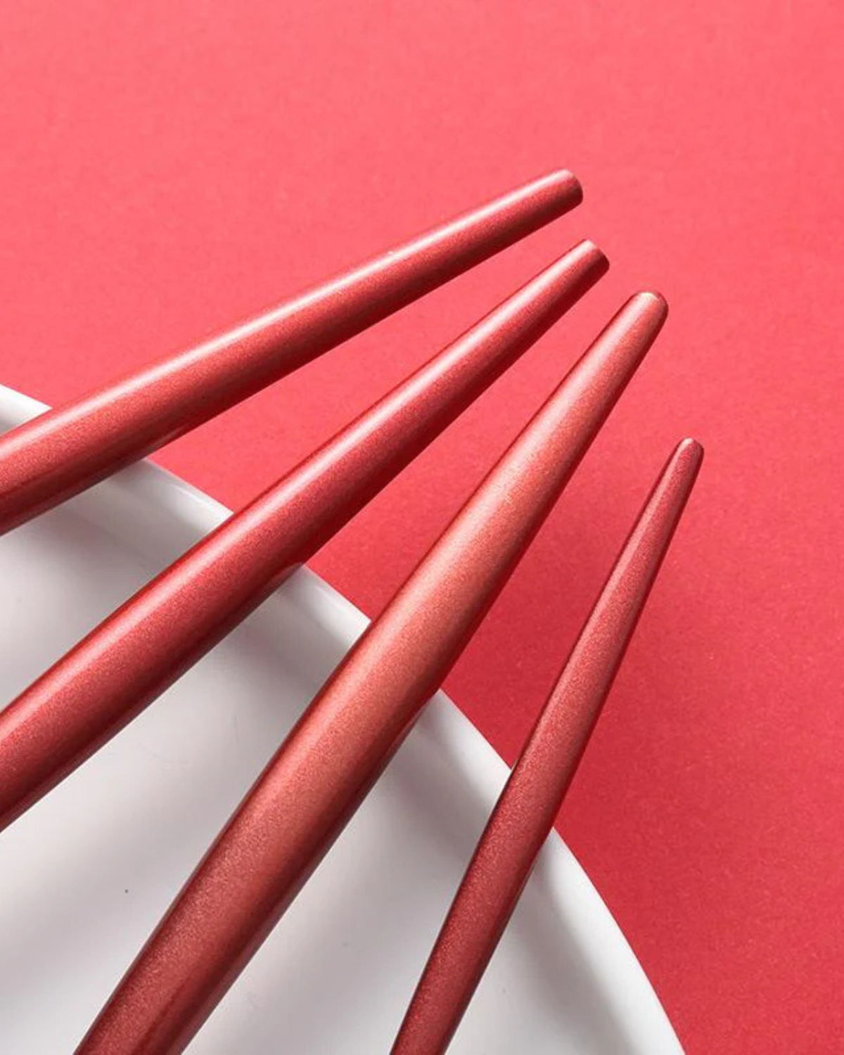 Carvallo Lumine – Lyxigt Bestickset med Guldaccenter och Matt Svarta Handtag