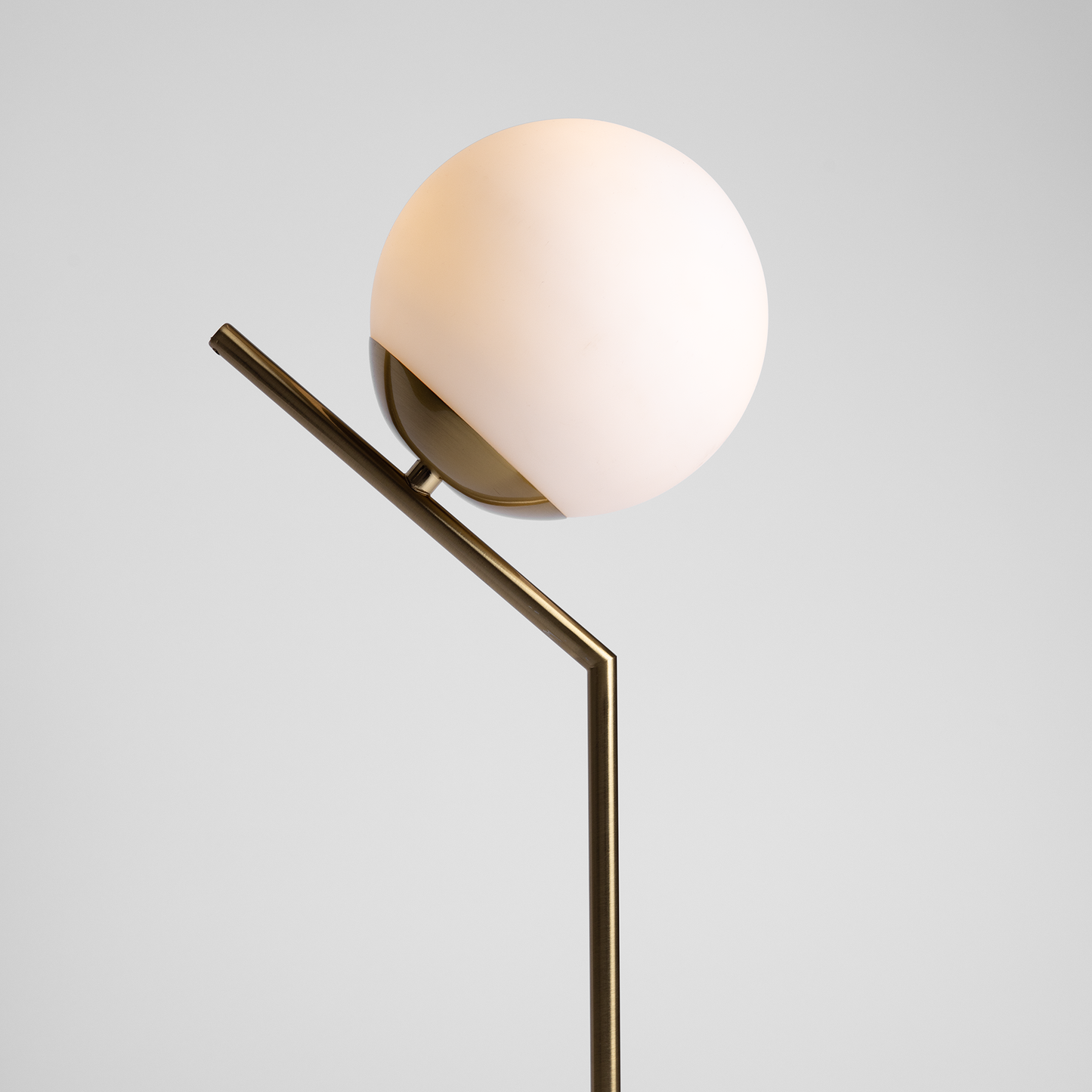 GlowTouch Bordslampa - Modern och Stilig LED Lampa