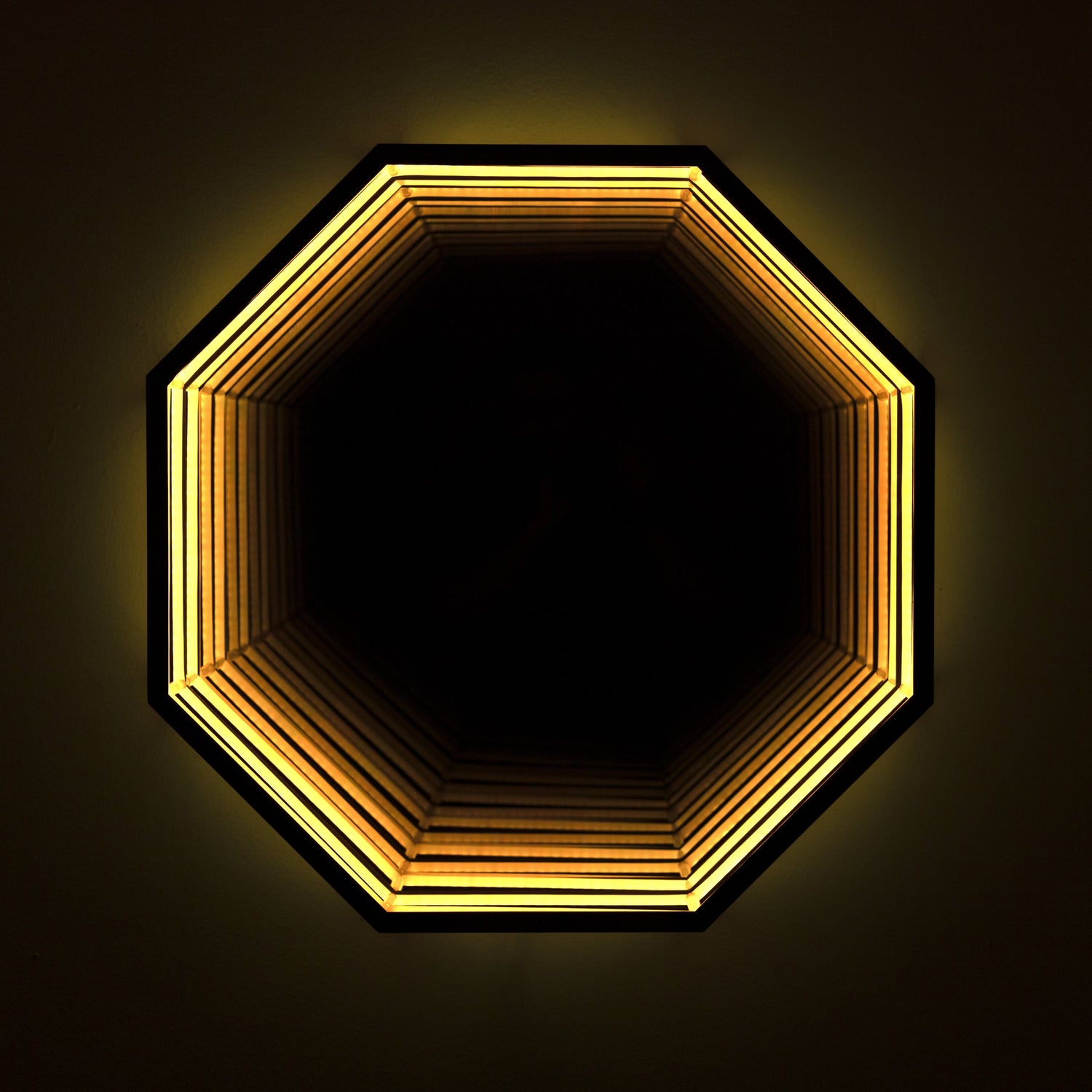 Octagon 3D Infinity Spegel Vägglampa