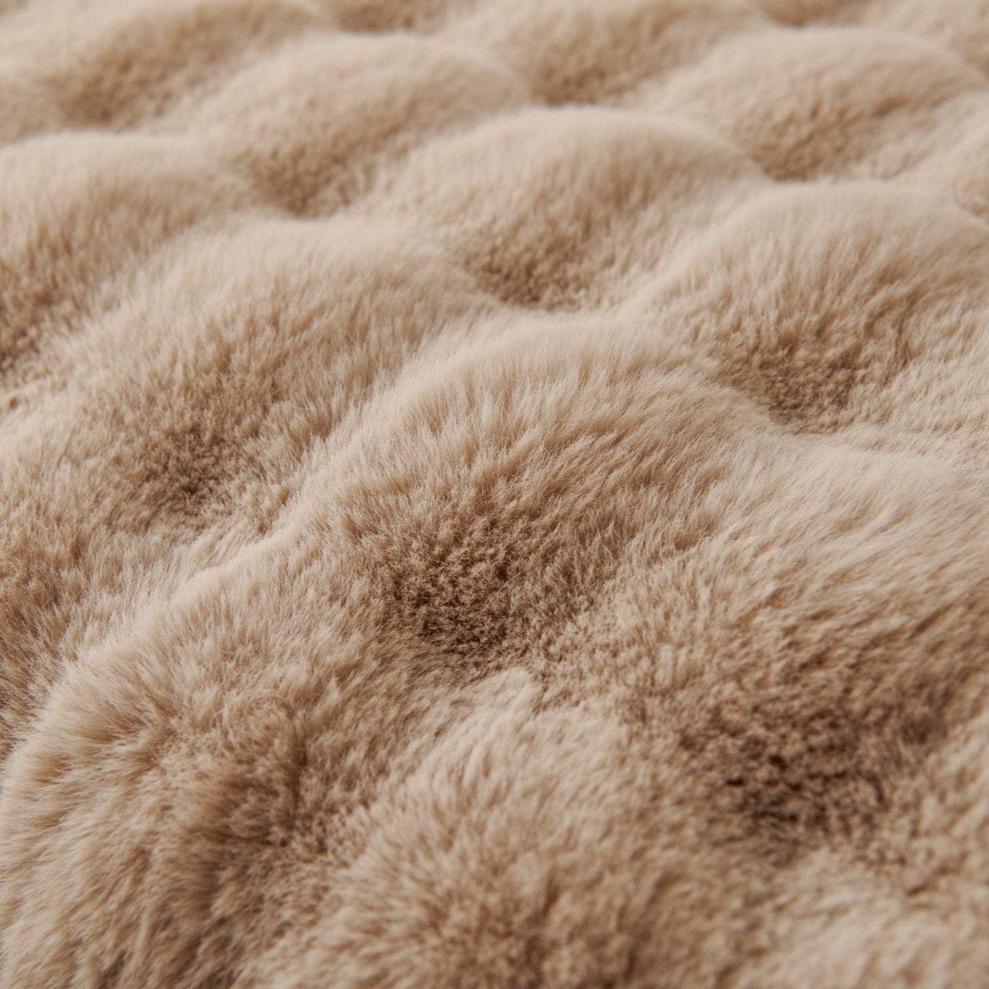 Luxe Ripple Faux Fur Sofföverdrag - Modernt, Stilrent & Hållbart Soffaskydd