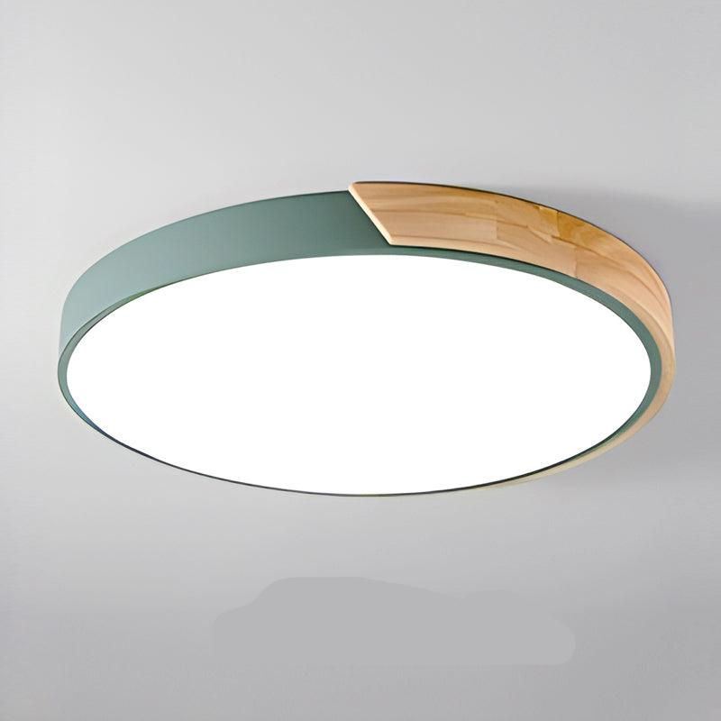 LED taklampa med träddetaljdesign