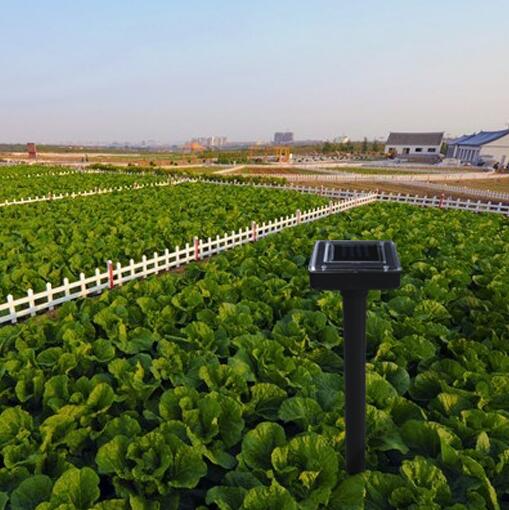 Solcellsdriven orm- och skadedjursavskräckare – ultraljudsenhet för trädgården