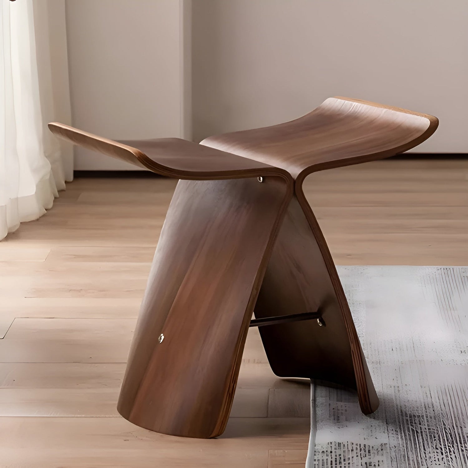 Handgjord träbänk – Rustik sitsmöbel i massivt trä