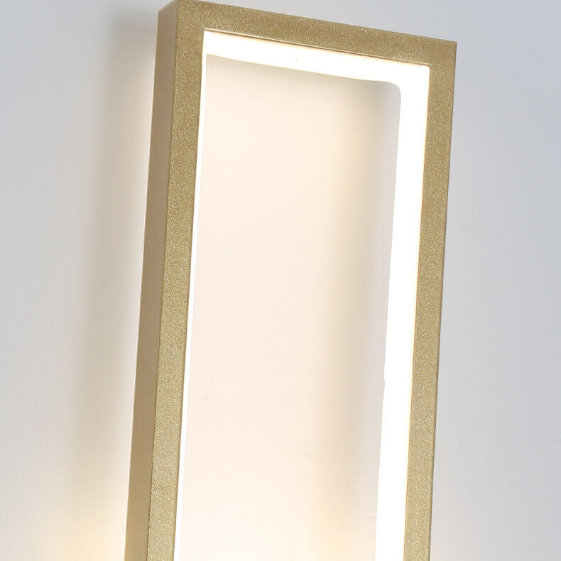Modern minimalistisk LED-vägglampa i gyllene rektangulär form