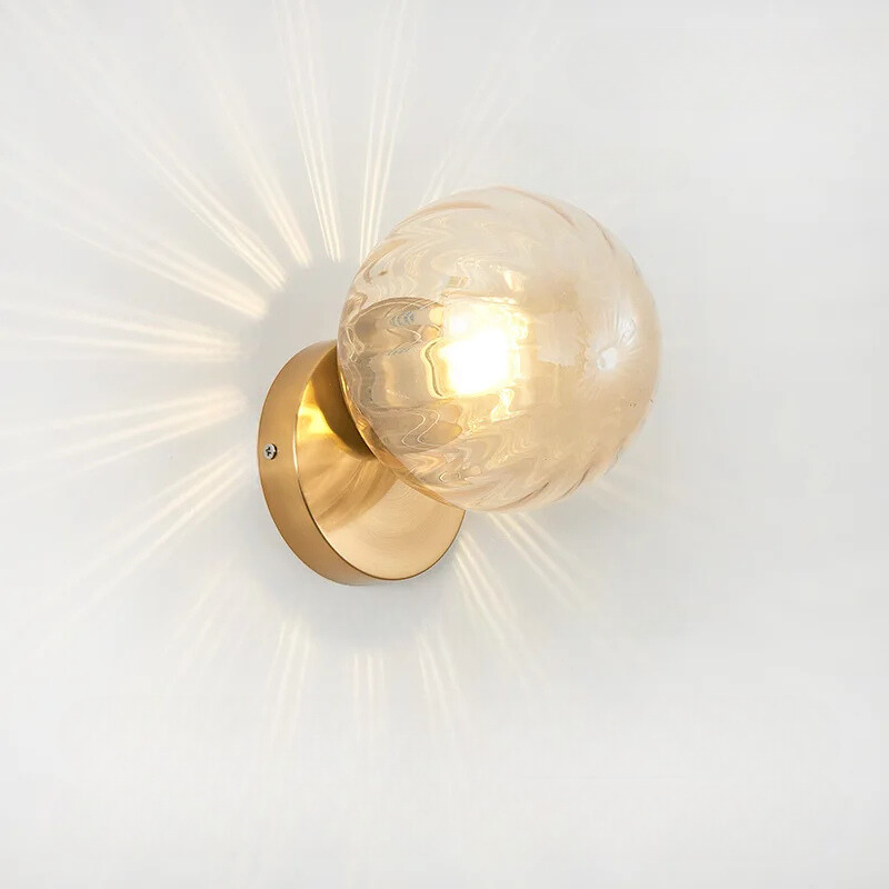 GoldLicht - Modern Guld Vägglampa Med Glaskula