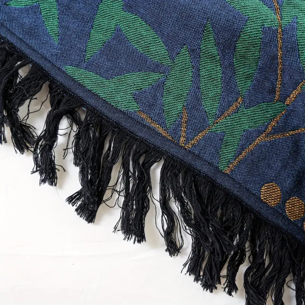 Vibrant Begonia Fruit Bandtassel Filt