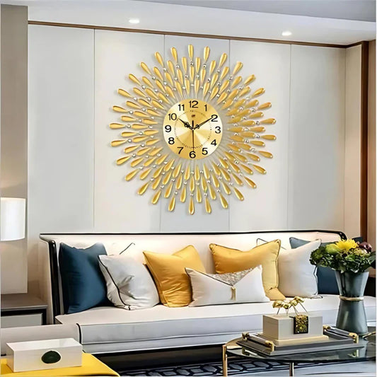 RayBloom – Elegant väggklocka med strålande form och ljudlös urverk