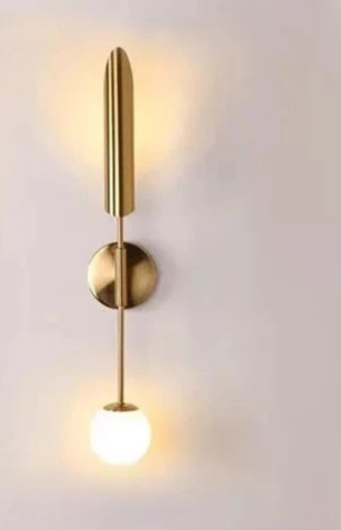 GoldenGlow – Minimalistisk LED Vägglampa för Vardagsrum &amp; Sovrum
