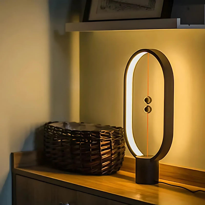 Luxar Elvia | LED bordslampa med dimbar ljus i modern design