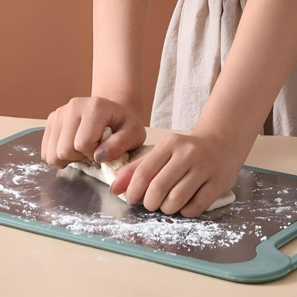 Carvallo – Dubbel-Sidigt Rostfritt Ståls Skärbräda med Antibaktery yta och Integrerad Vitlökshackare