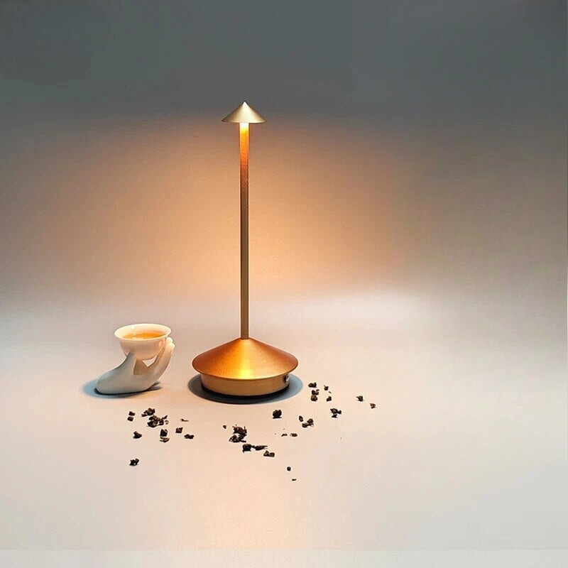 LumoArt Flair - Konstnärlig Bordslampa