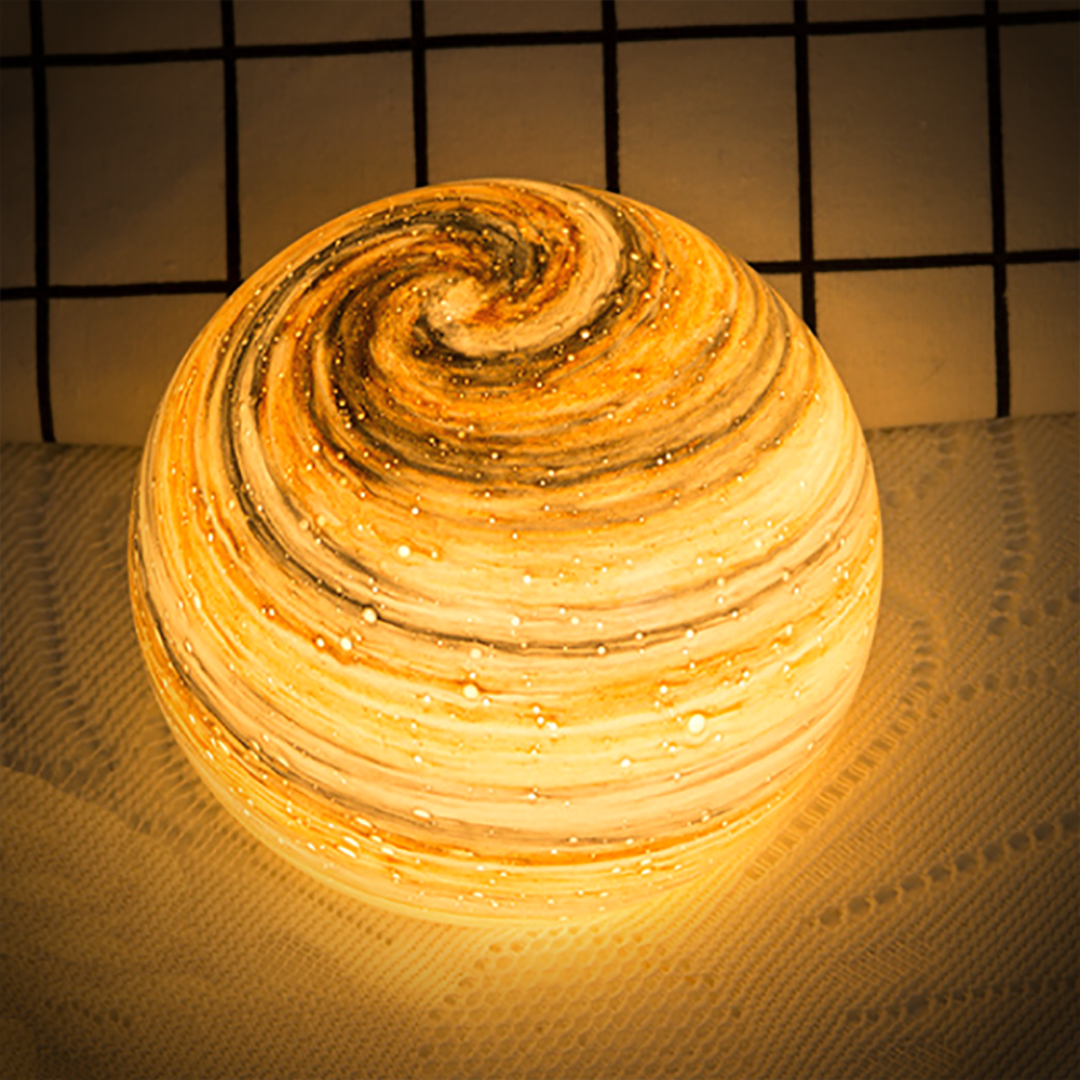 Carvallo – Elegant Glas Månlampa med Fängslande Kosmiska Detaljer för Atmosfäriska Utrymmen