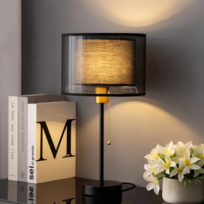 Lumis Dunea | Bordslampa med dubbelskiktad textilskärm i mjuk design