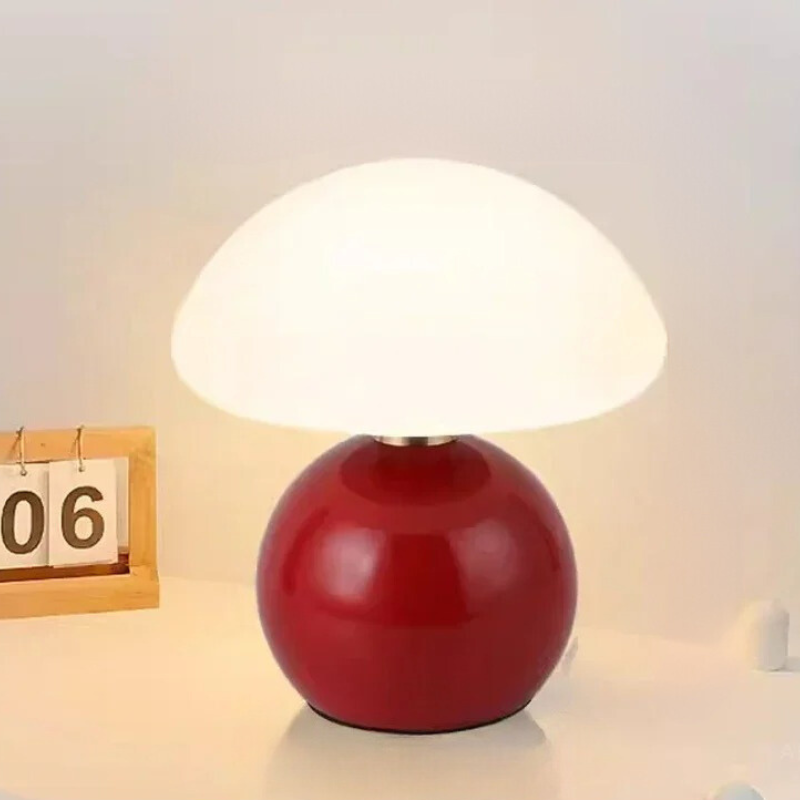 MushLuxe – Kompakt Bordslampa i Gräddfärgad Keramik