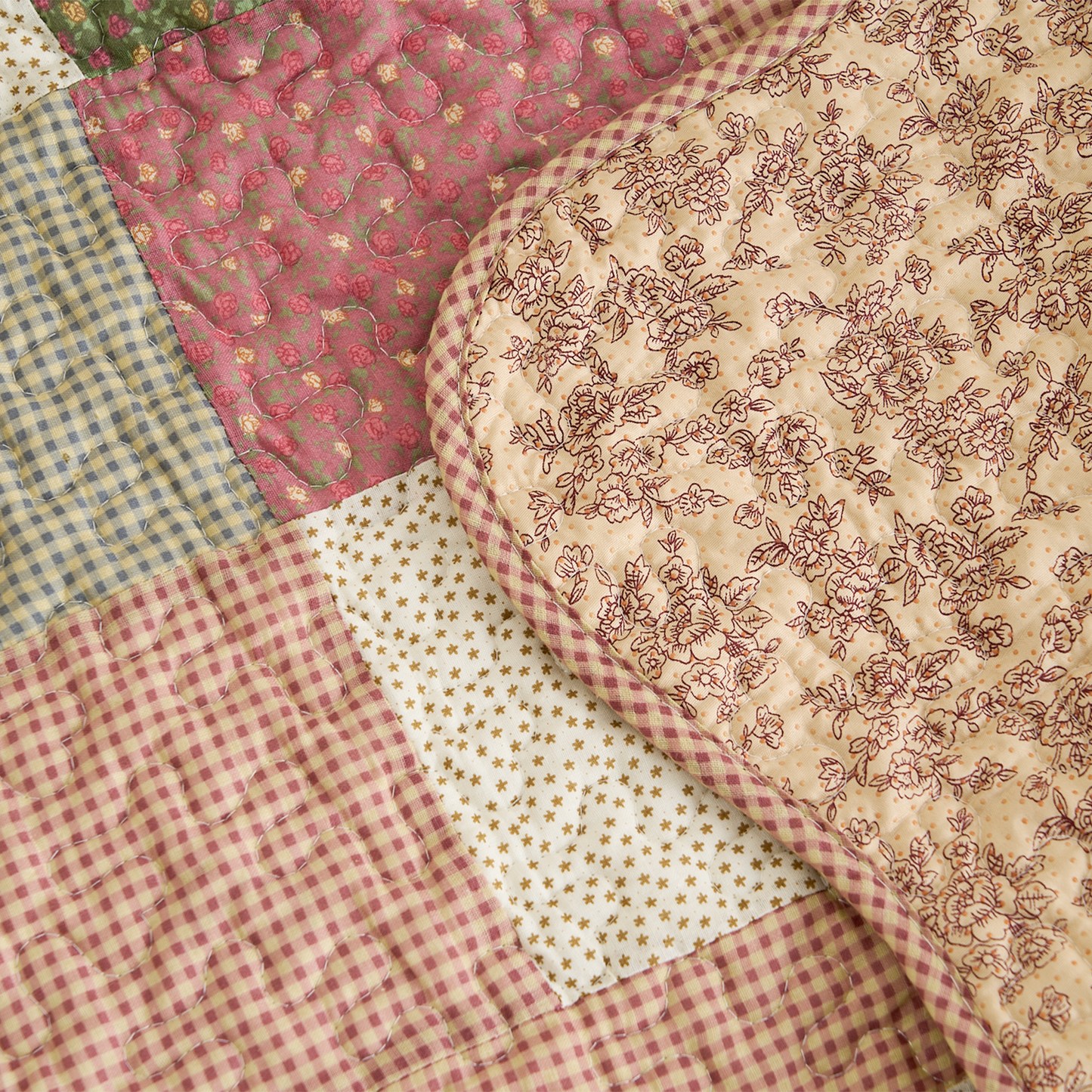 Tvättbar Whimsy Vadderad Sofföverdrag - Modern, Stilren & Hållbar Soffskydd