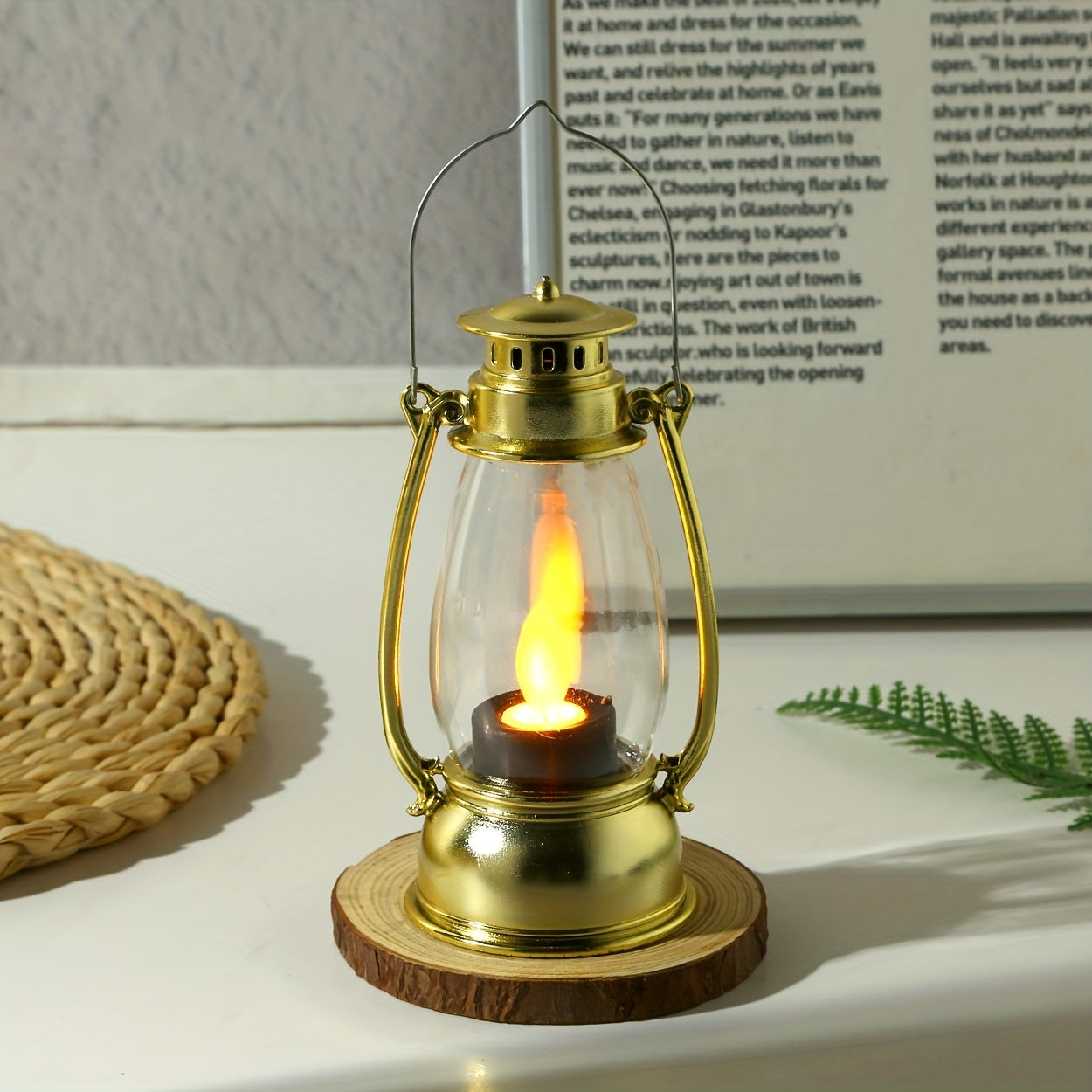 VintageGlow - LED Kerosinstil Bordslampa med Gul Flamma