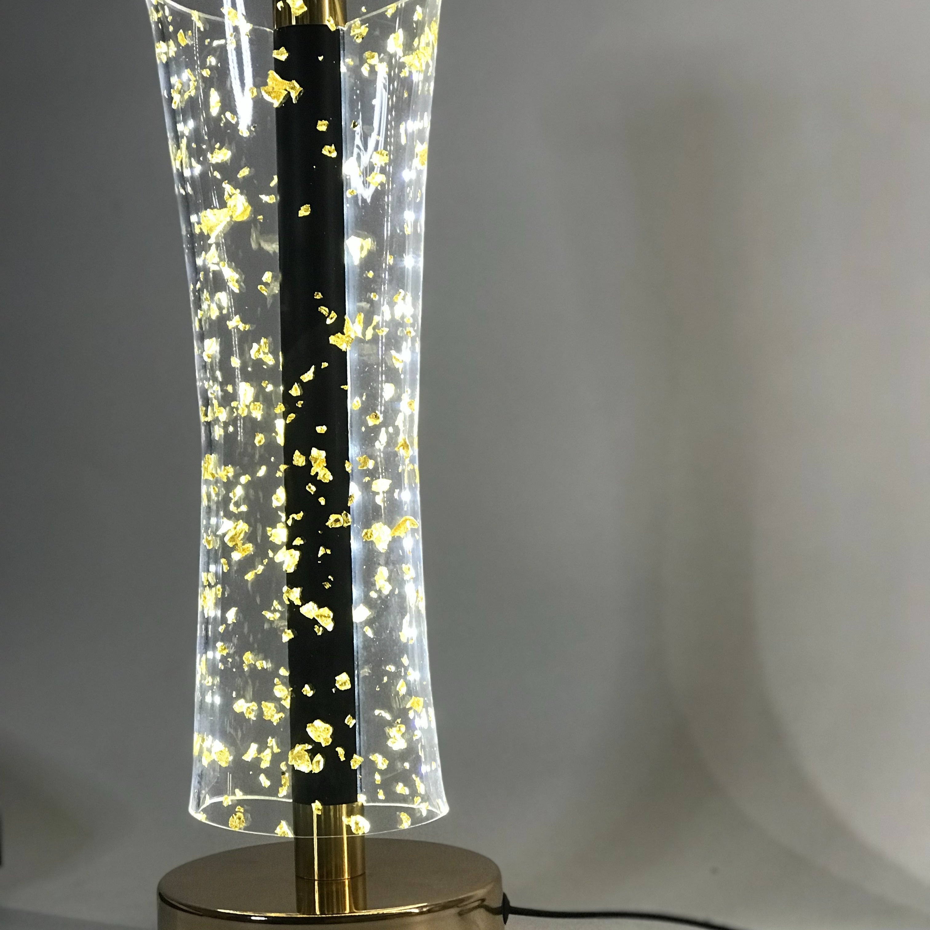 LumiAcryl - Modern Akryl Bordslampa med Guldfolie och 3-Färgers Dimbar Belysning, USB-Drevna
