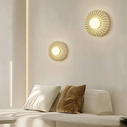 ResinGlow – Modern vägglampa i harts för stilfull belysning