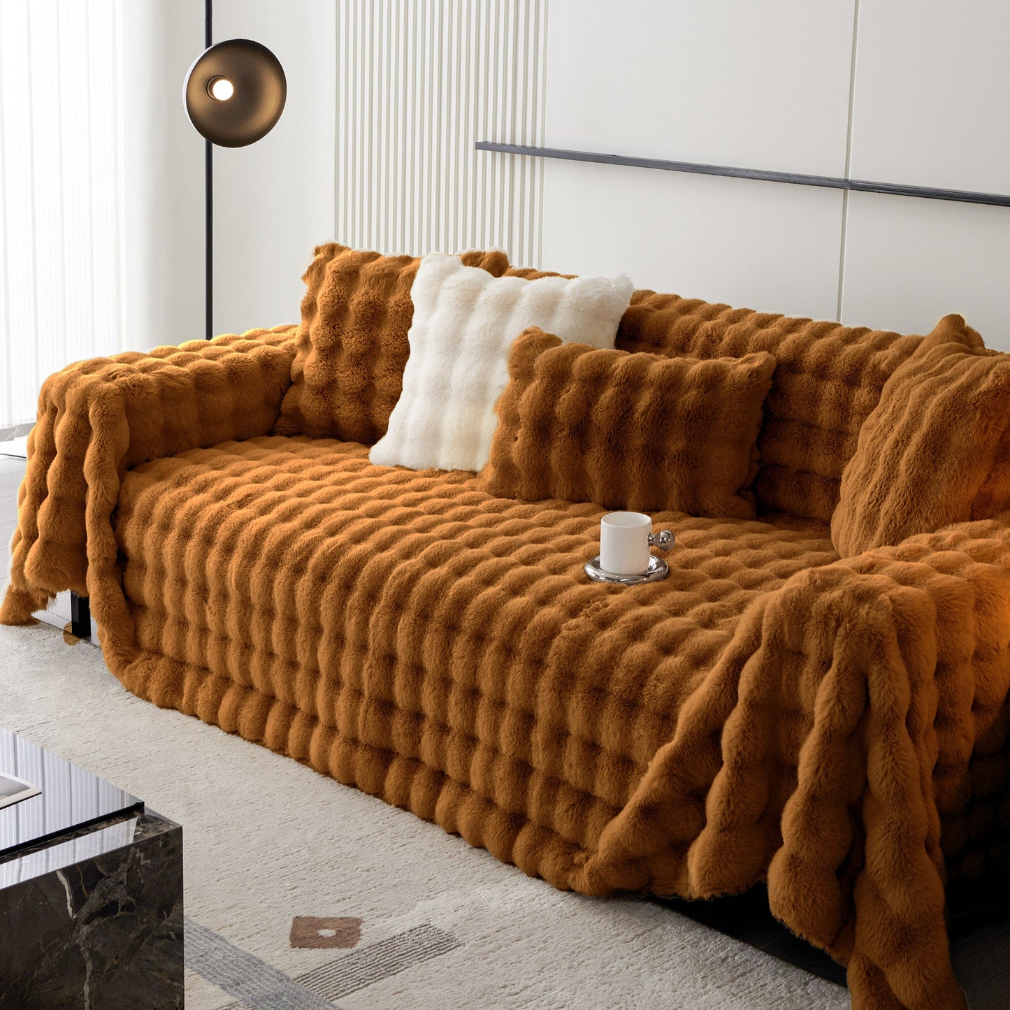 Luxe Ripple Faux Fur Sofföverdrag - Modernt, Stilrent & Hållbart Soffaskydd