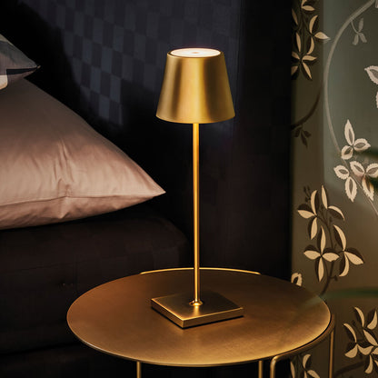 Lång bordslampa med dimbar belysning