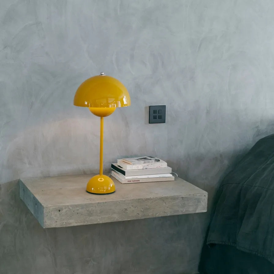 Carvallo - Elegant dimmable LED table lamp