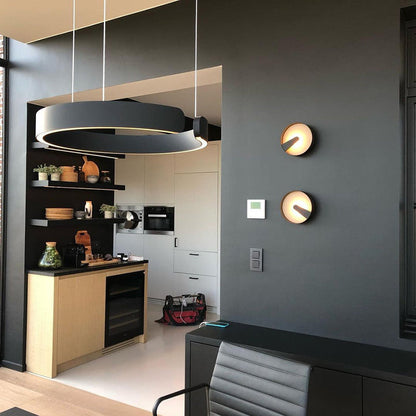 Luna LED Rund Hänglampa – Svart/Guld Metall