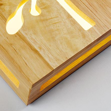 NatureShine - Modern LED-vägglampa i massivt trä med lekfullt mönster