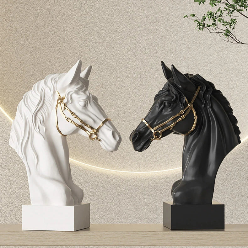 Elegant Regal Horse Sculpture för Heminredning och Konstälskare