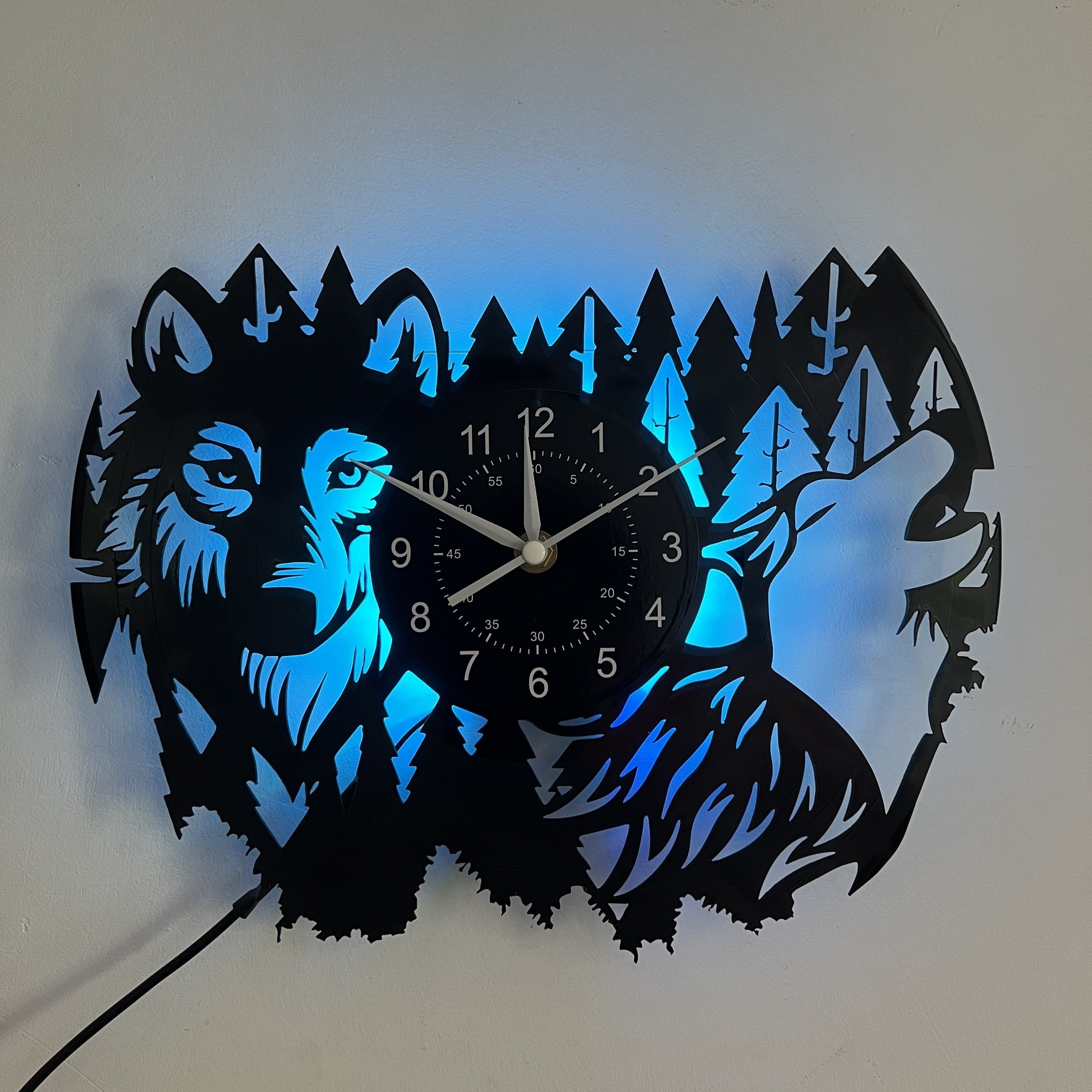 HuskyVinyl - Avkopplande Vintage Väggklocka med Husky-tema
