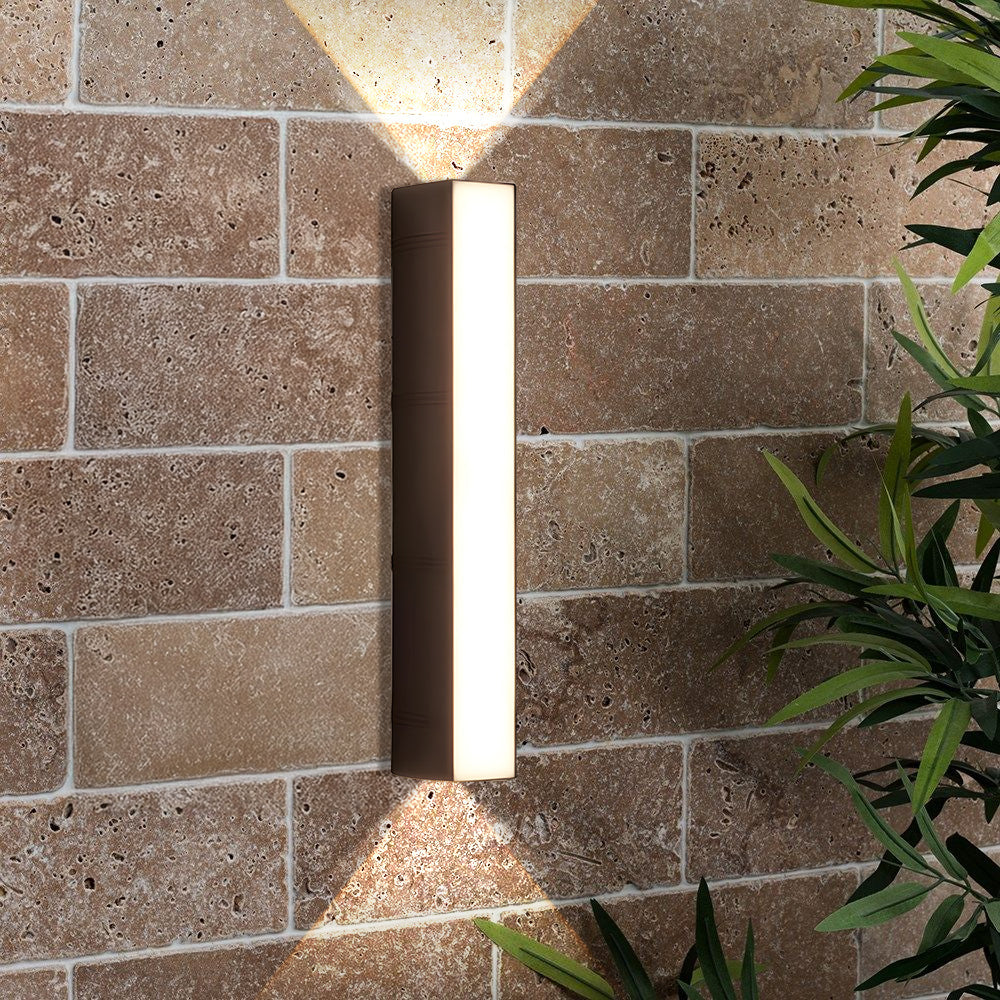 LED Utomhusvägglampa | 6.1–23.6 x 2.7 in | Snygg lång tubdesign | IP54 Klassad vattentät armatur | Brick by Brick