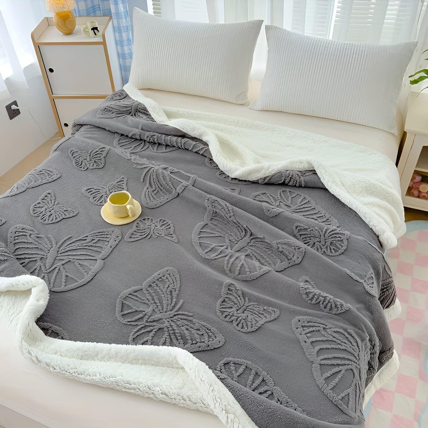 ButterflyDream Blanket - Stilig broderad fjärilsfilt av varmt fleece