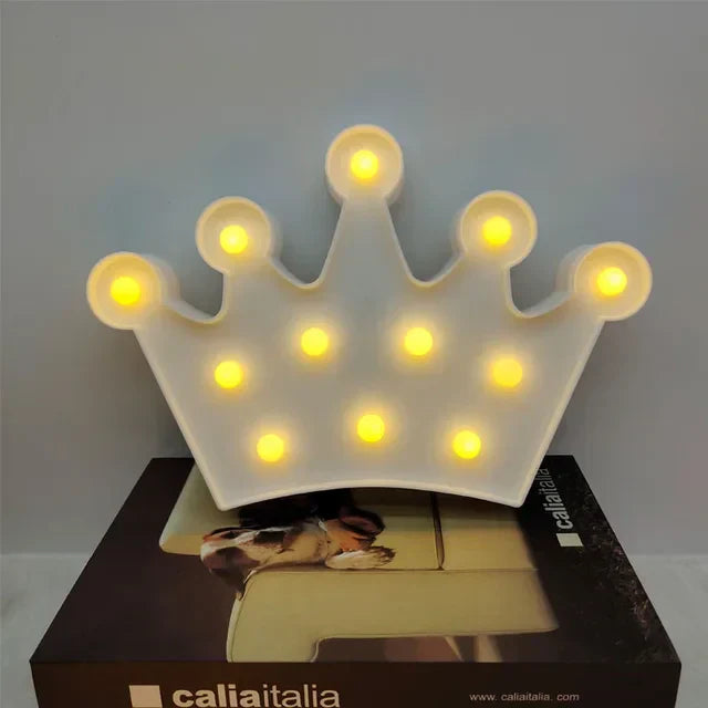 RoyalGlow - LED Krona Nattlampa för Barnrum – Varmt Ljus, Trådlös och Stämningsfull