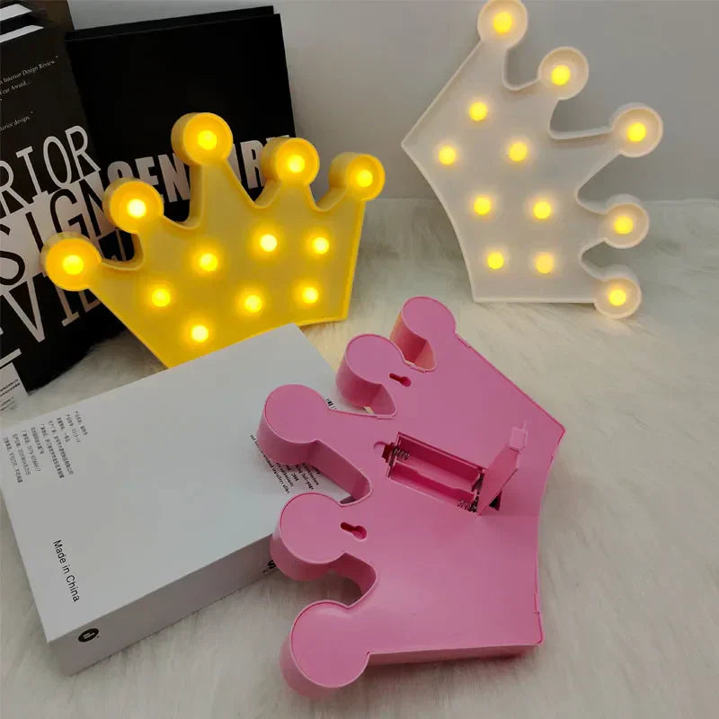 RoyalGlow - LED Krona Nattlampa för Barnrum – Varmt Ljus, Trådlös och Stämningsfull