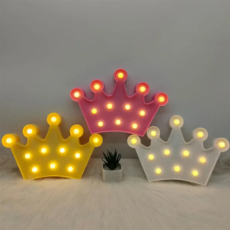RoyalGlow - LED Krona Nattlampa för Barnrum – Varmt Ljus, Trådlös och Stämningsfull