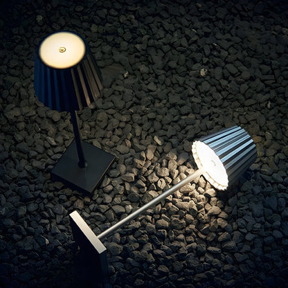 Arlo Trådlampa | Touch Control &amp; USB Laddning för Vardagsrum
