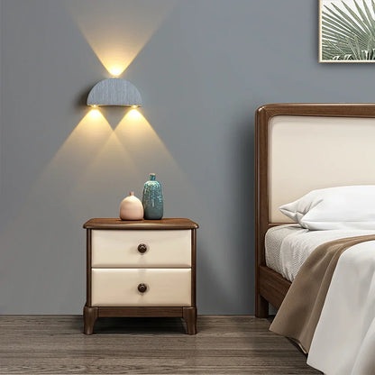 SereneLight - Minimalistisk LED Vägglampa för Inomhusbruk