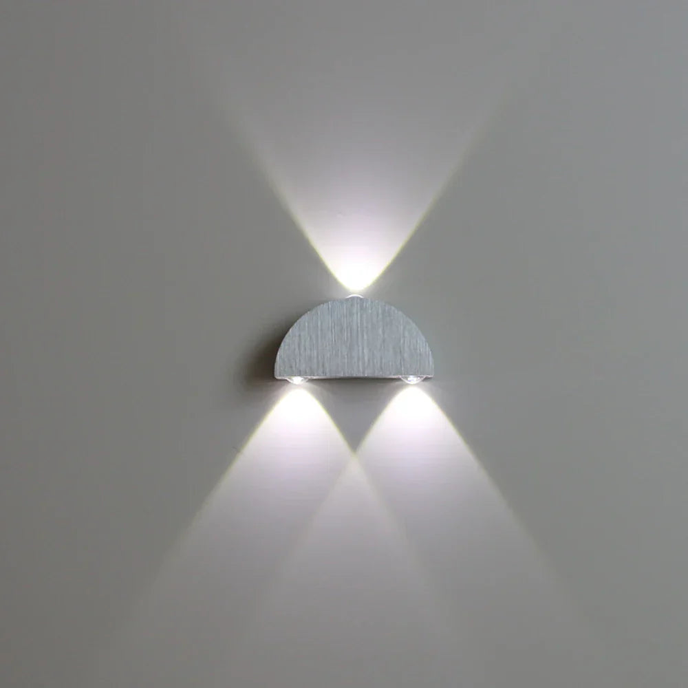 SereneLight - Minimalistisk LED Vägglampa för Inomhusbruk